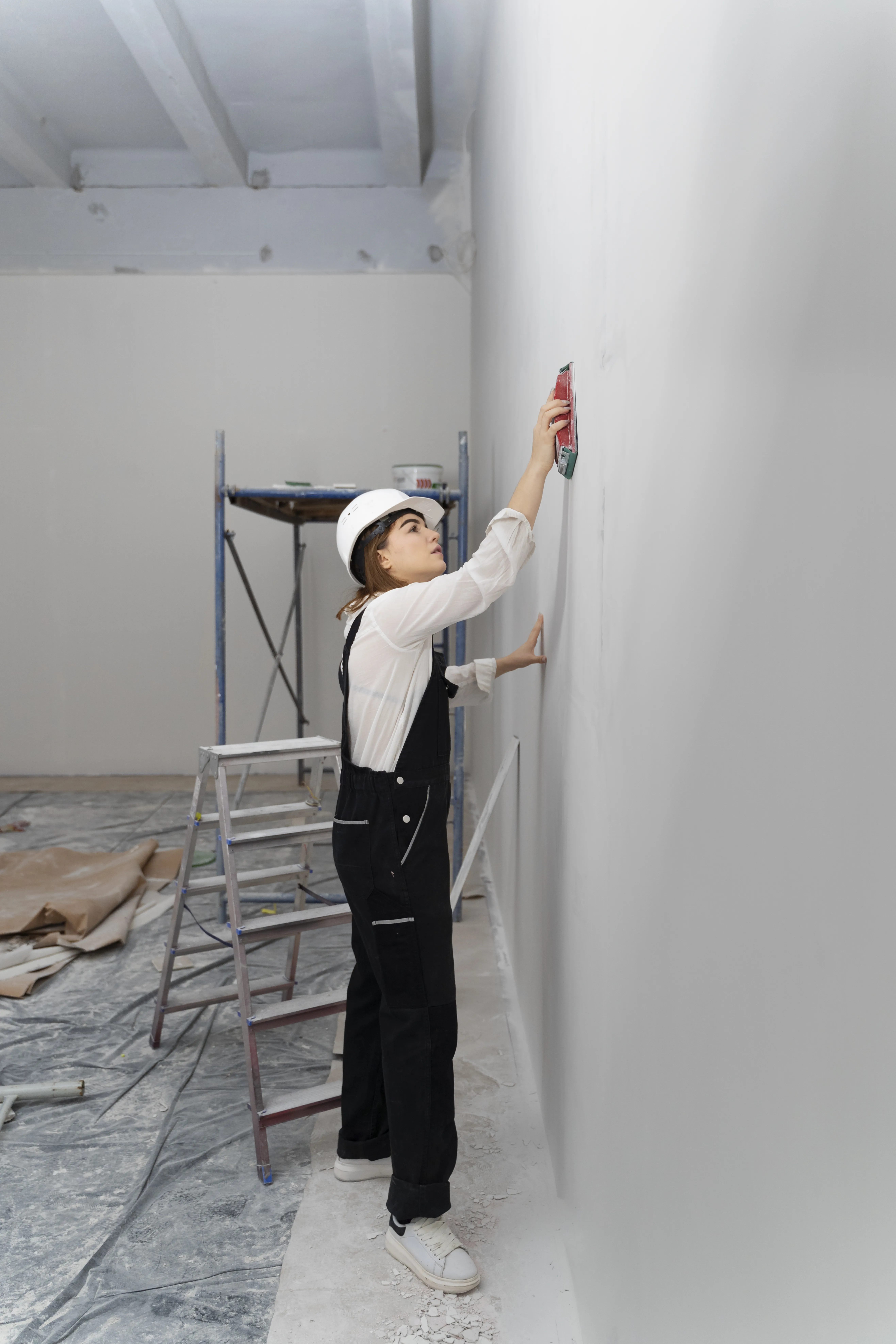 full-shot-woman-construction-worker